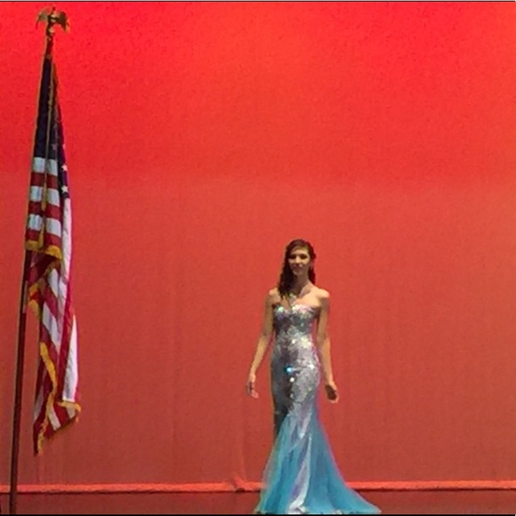 Pageant / Prom Dress - Picture 6 of 7